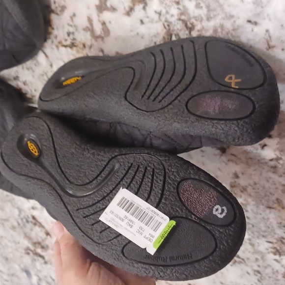 KEEN Howser II Women's Quilted Wrap Arch Support Water Resistant Black Shoes NEW - Picture 13 of 16